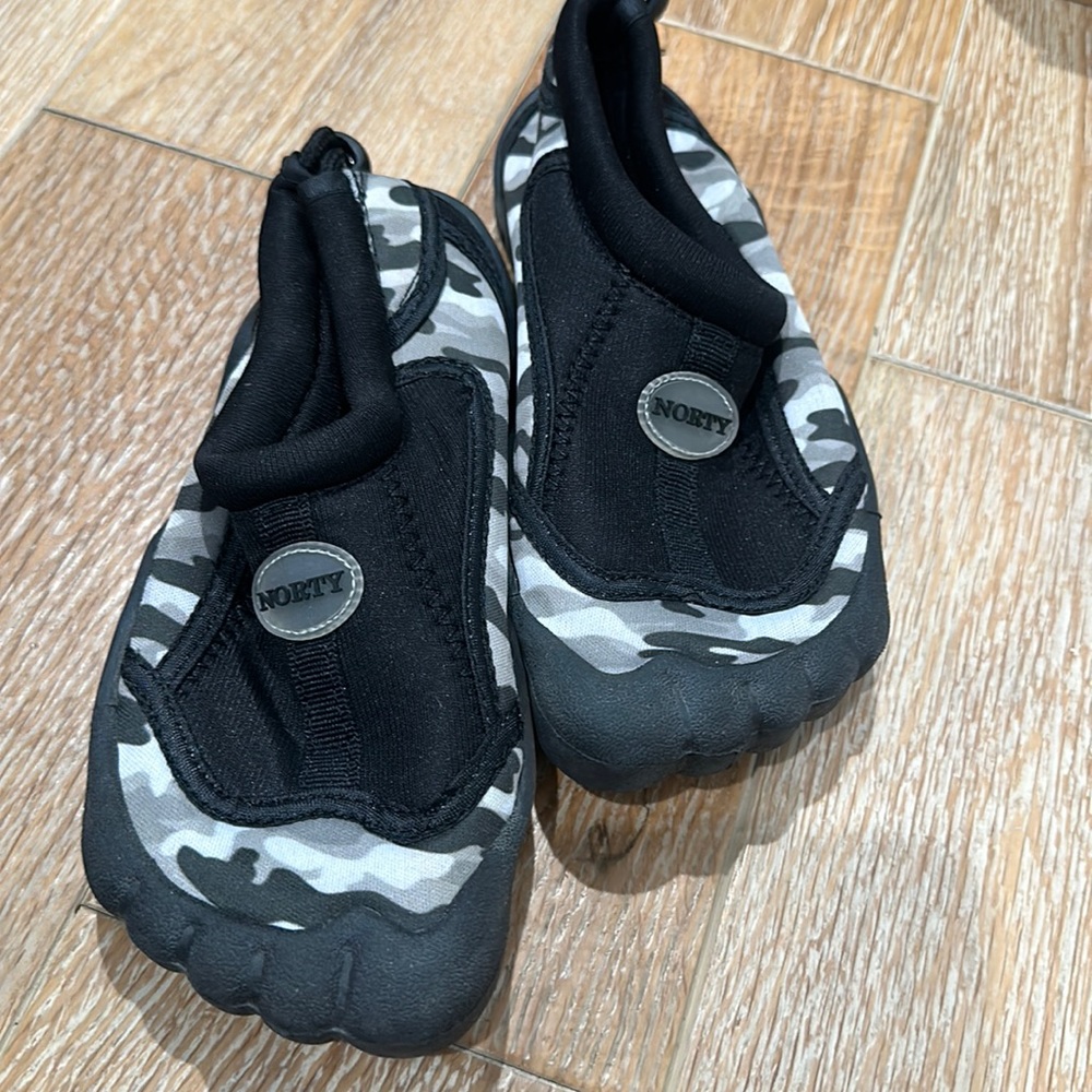 Norty swim shoes